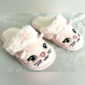 Girls Pink Cat Face Slippers Size 10/11 Plush Fuzzy Indoor House Shoes